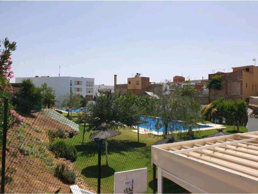 La Algaba Alojamiento Con Piscina Y Parking En Sevilla מראה חיצוני תמונה